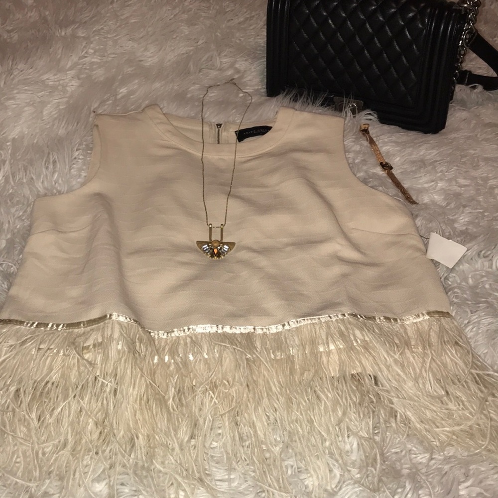 🔥Akira Fancy feather top🔥🔥🔥 - Picture 3 of 5
